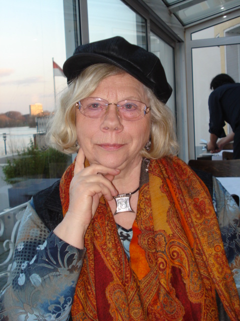 Koeln-Rodenkirchen mit Kappe