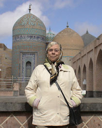 Vor dem Sheikh-Safi-Mausoleum in Ardebil/Nordwest-Iran - Sept_2006