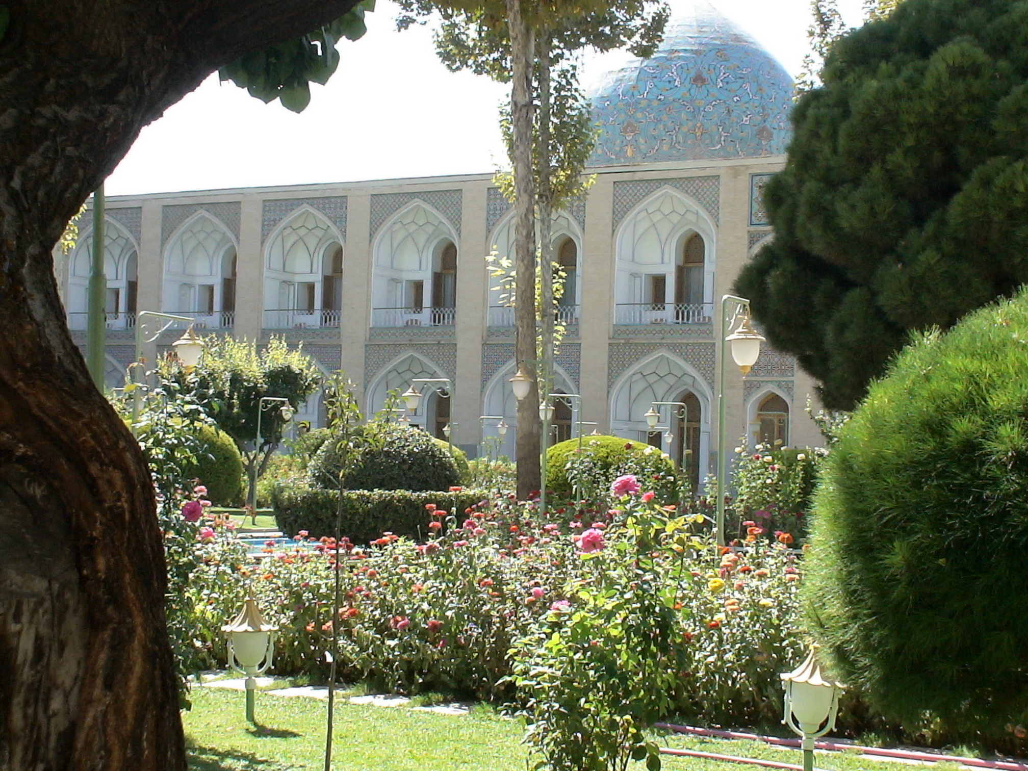 Garten im Abbasi-Hotel