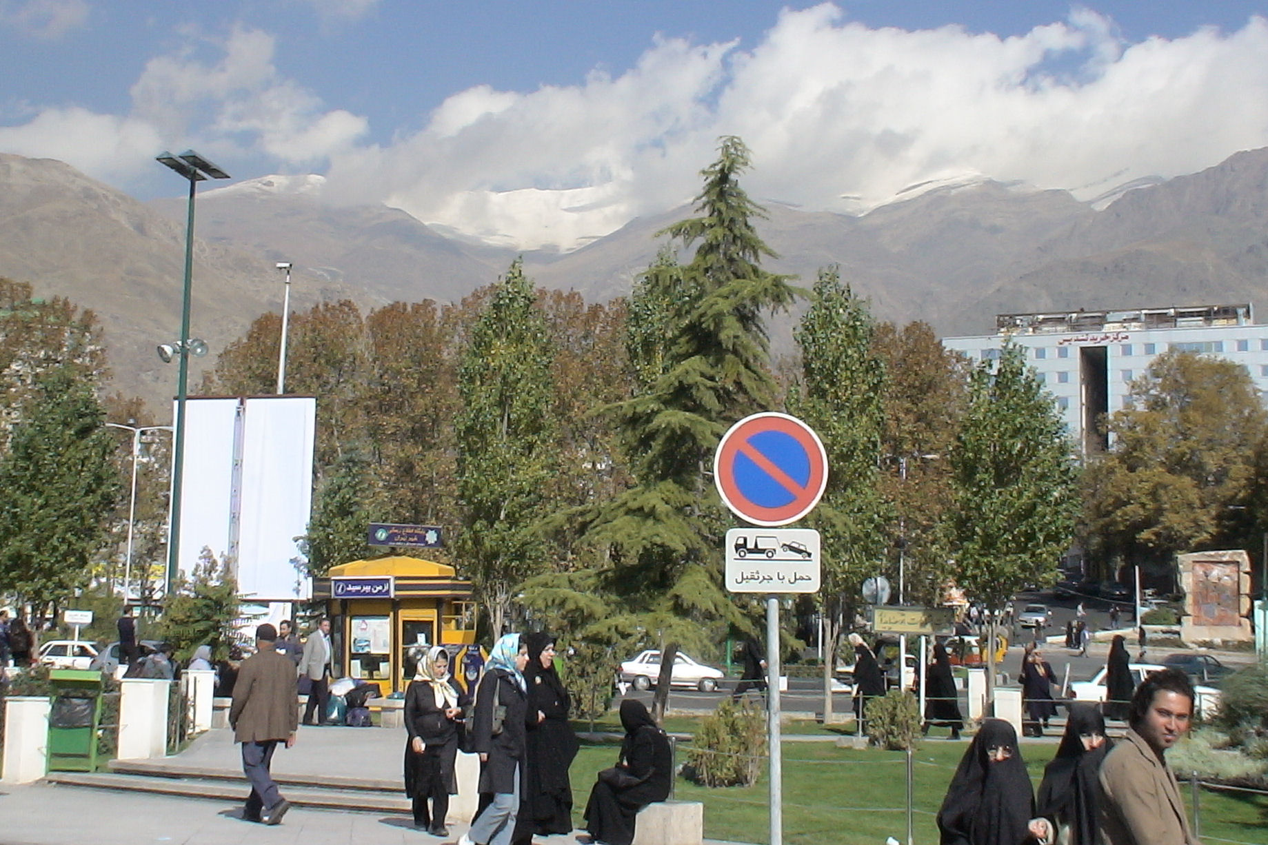 Teheran, Blick auf den beschneiten Elburs von Tajrish aus