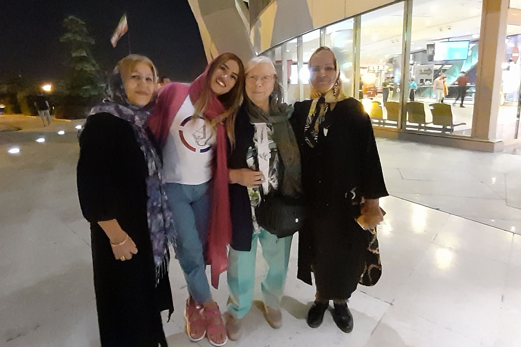 Familie in 3 Generationen: Oma, Mutter und Tochter - Teheran