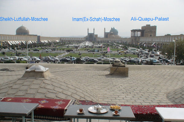 Meidan-e-Naqsh-e-Jahan in Isfahan vom Bazareingang