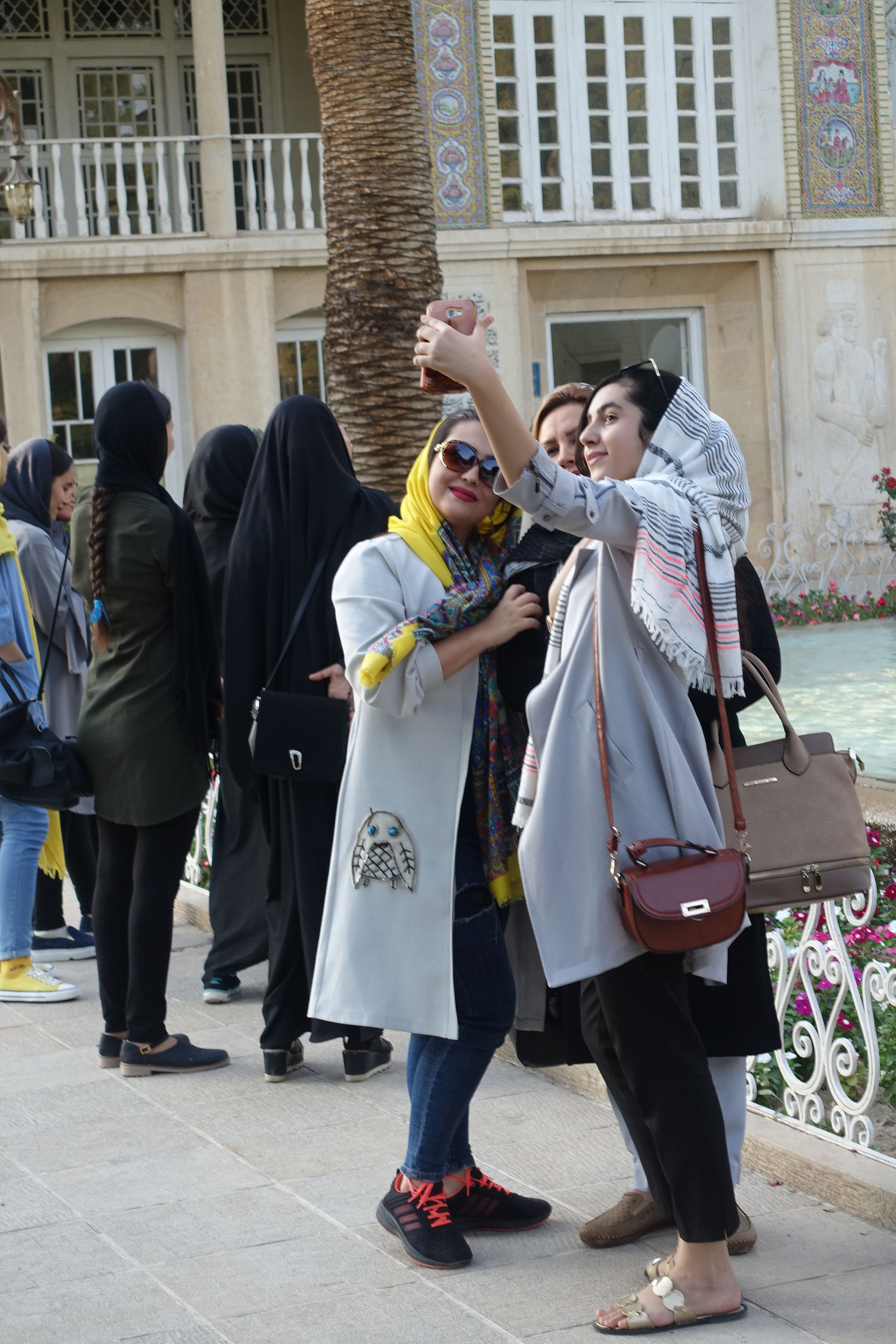 Selfie-Frauen im Eram-Garten