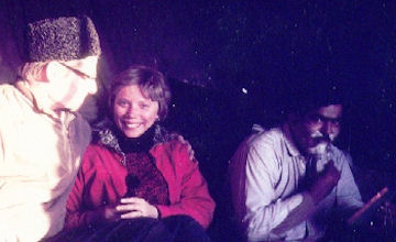 Morgentoilette im 'Hotel'-Zelt an der Grenze Iran/Pakistan 1967