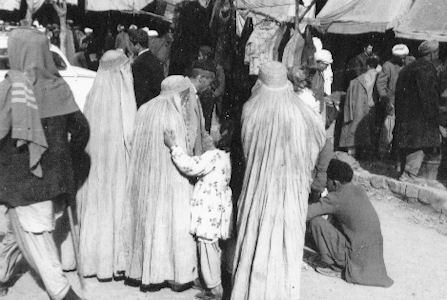 Quetta/West-Pakistan: 'Burka'-Frauen - 1967