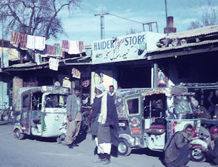 Quetta/West-Pakistan: Scooter-Werkstatt - 1967