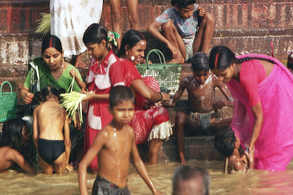 Frauenghat am Ganges in Benares (Detail) Frauenghat am Ganges in Benares (Detail)
