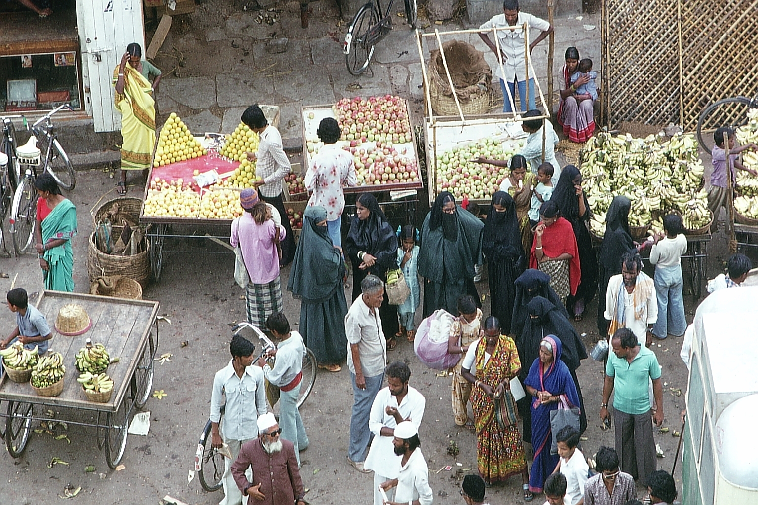 Fruchtmarkt am Jagganath-Tempel in Puri Fruchtmarkt am Jagganath-Tempel in Puri