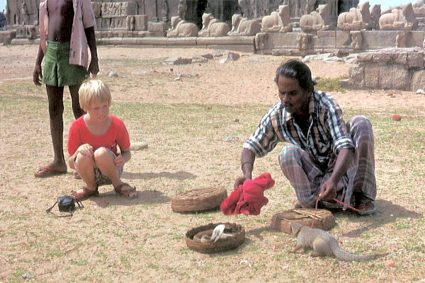 Schlangenbeschwörer in Mahalipuram Schlangenbeschwörer in Mahalipuram